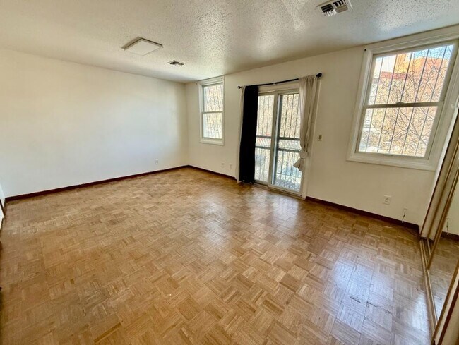 Foto del edificio - 539 Fox St