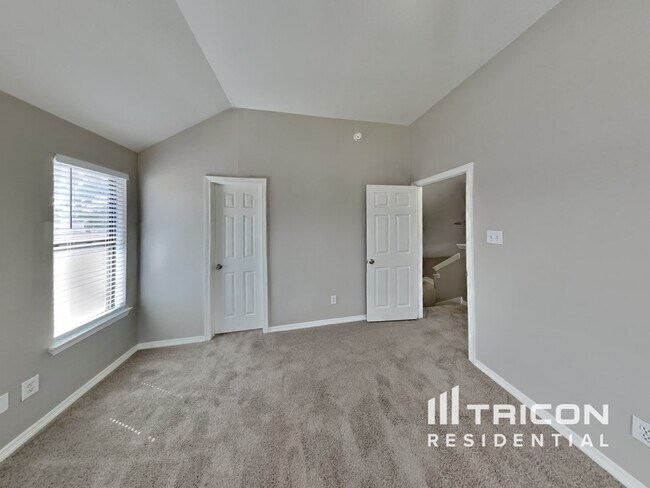 Building Photo - 963 Oak Lynn Dr