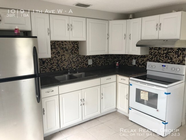Building Photo - 3Bed/1 Bath Duplex for Rent
