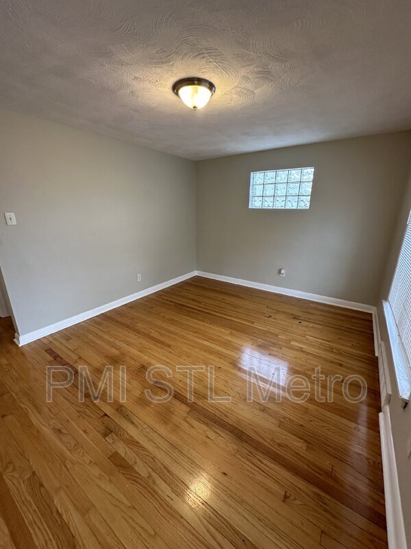 Foto del edificio - 6624 Donald St