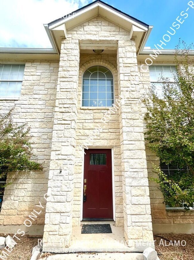 Building Photo - AVAILABLE NOW! 2-Story 4 Bedroom / 3.5 Bat...