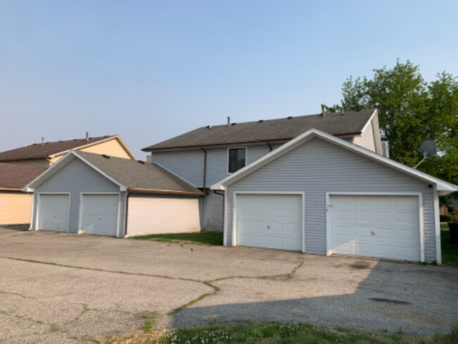 Building Photo - 5806 Ryewyck Dr