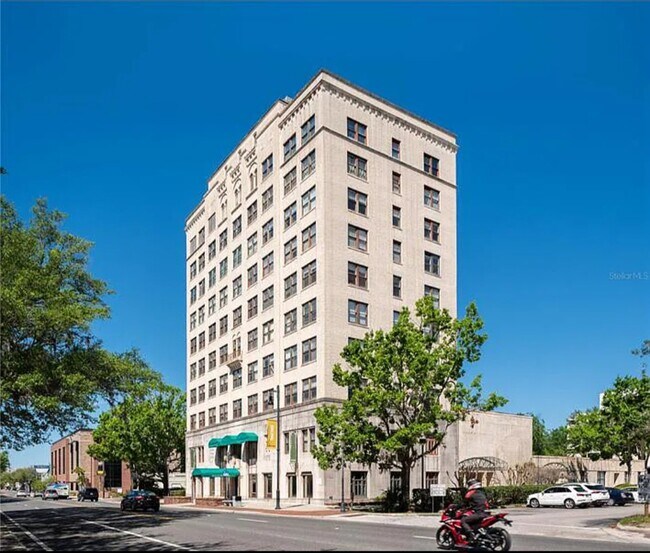 Foto del edificio - 408 W University Ave