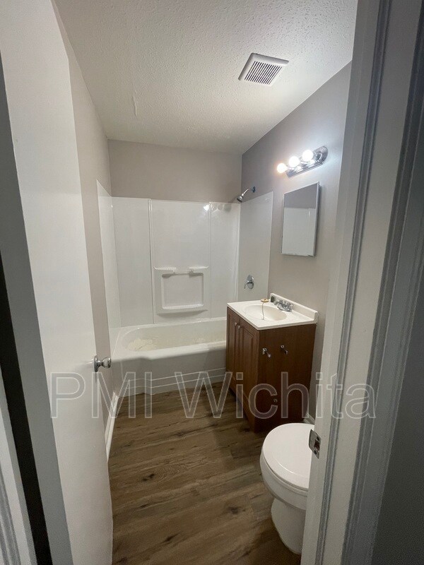 Foto del edificio - 2173 S Old Manor Rd