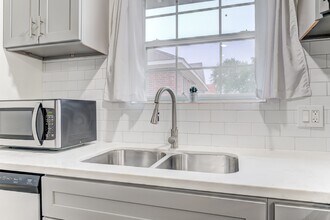 Building Photo - 2720 Truxillo St