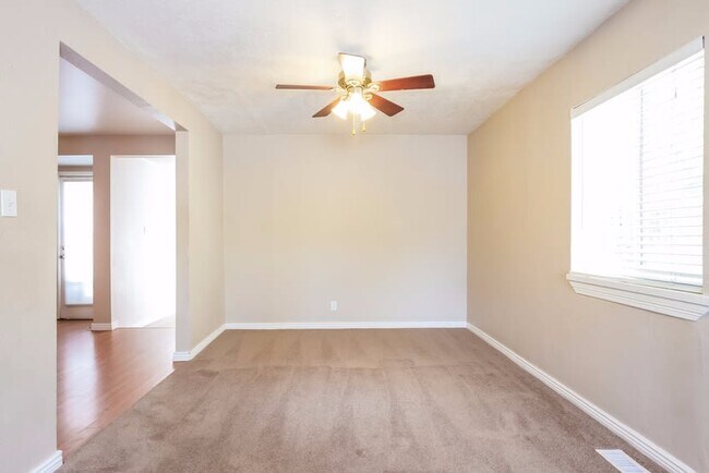 Building Photo - 1640 Ruth Dr