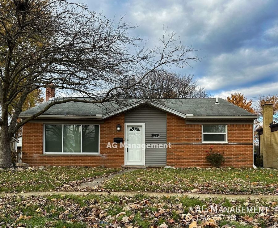 Primary Photo - 1347 Elliott Ave - Gorgeous 3Bed/1.5Bath M...