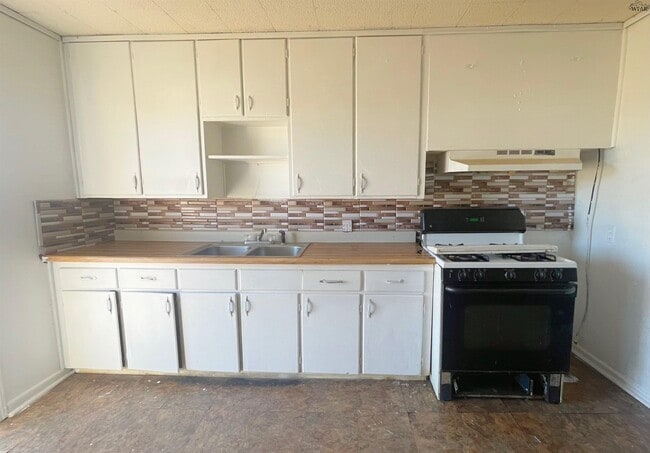 Building Photo - 703 Williams Ave