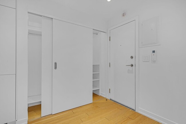 Building Photo - 28 Balmoral Avenue