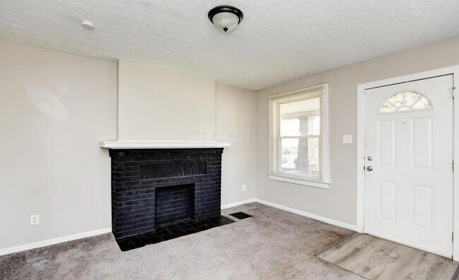Foto del edificio - 587 S Burgess Ave
