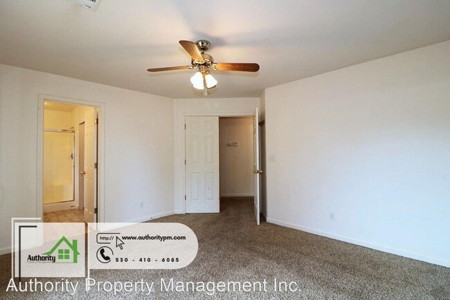 Foto del edificio - 3 br, 2 bath House - 4635 Main Street
