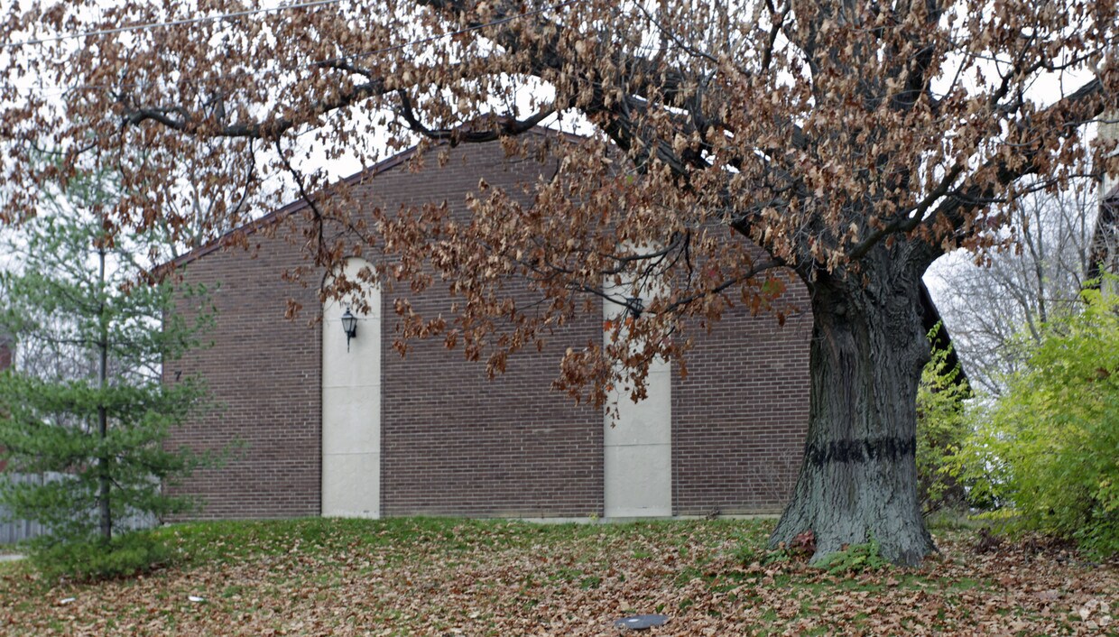Building Photo - 728 Elberon Ave