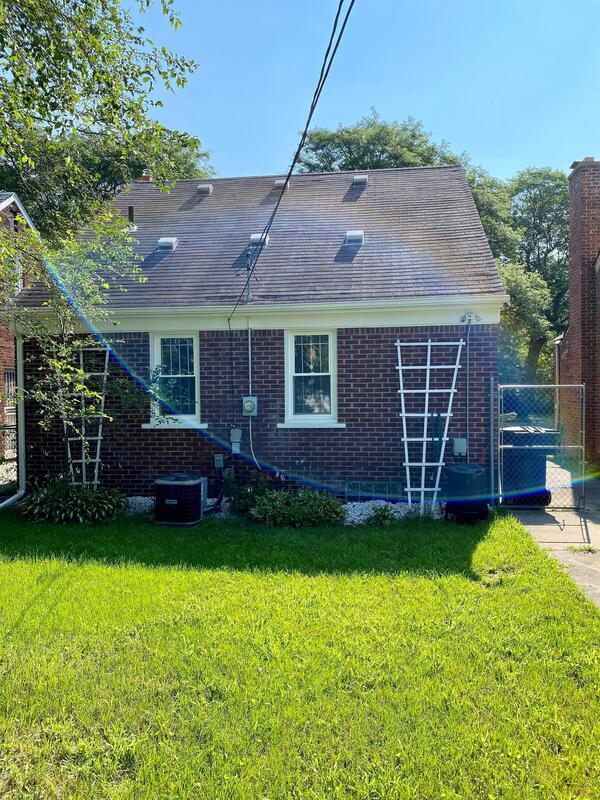 Building Photo - 9545 Beaverland St