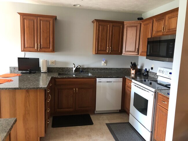 Encimeras de granito - 2535 Laverna St