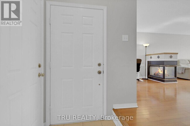 Building Photo - 33 Highmont Ct