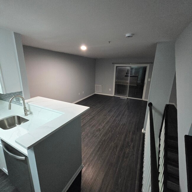 Photo - 13906 Ascott Dr House