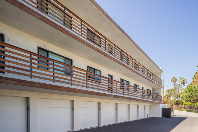 Foto del edificio - 530 S Irena Ave