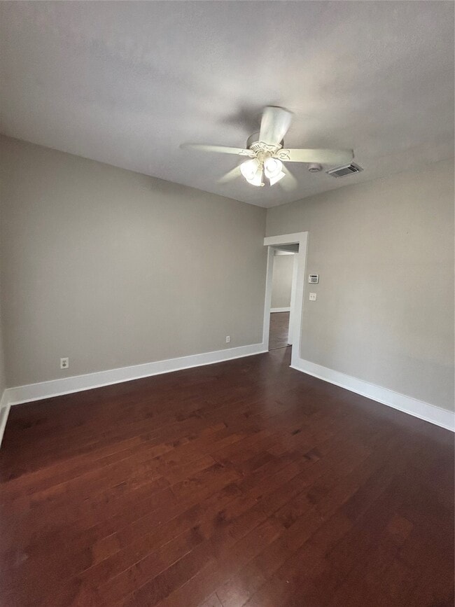 Foto del edificio - 841 E 23rd St