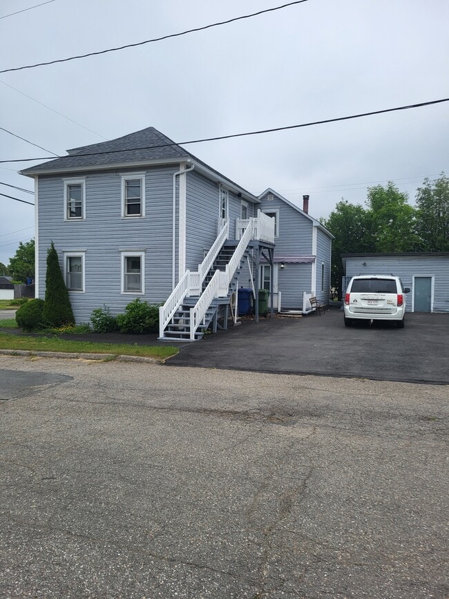 Building Photo - 760 Mt Carmel St