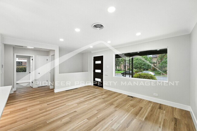 Photo - Gorgeous Home with Washer/Dryer and 2-Car ...