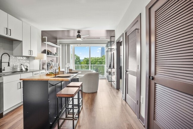 555 Boulevard - 555 Boulevard Apartments