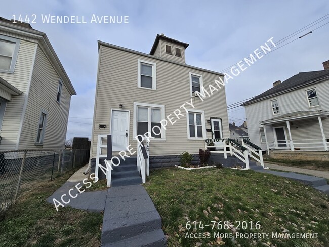 Building Photo - Beautiful Remodeled Townhome