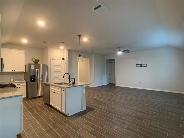Building Photo - 2513 Chevy Chase Dr