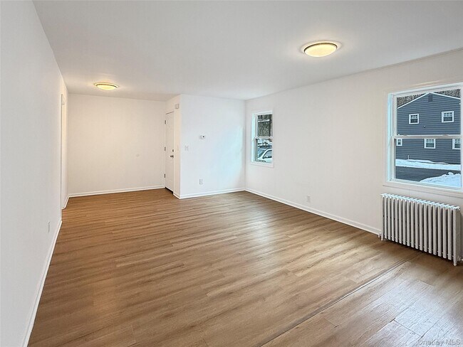 Foto del edificio - 4332 Albany Post Rd