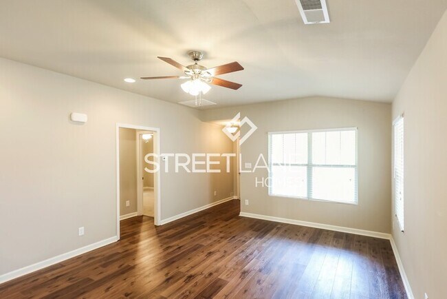 Foto del edificio - FIRST FULL MONTH RENT FREE!