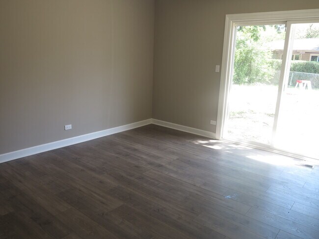 Foto del edificio - 110 Old Mill Grove Rd