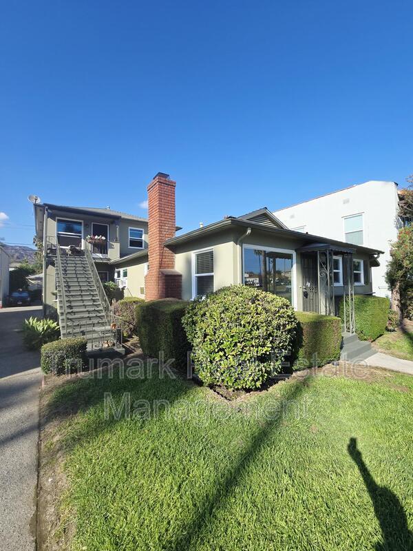 Building Photo - 649 W Glenoaks Blvd