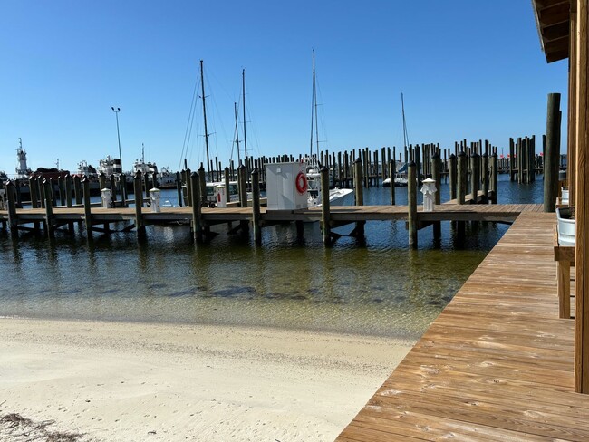 Foto del edificio - 1 Bedroom Condo with Boat Slip