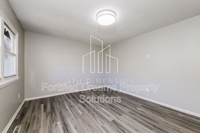 Foto del edificio - 4930 Rumley Cir