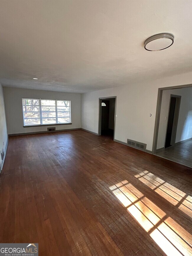 Building Photo - 387 Hammond Dr