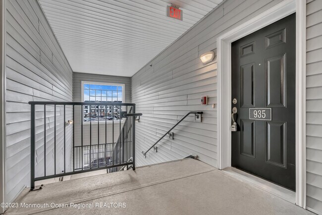 Building Photo - 935 Vanderbergh Blvd