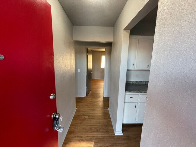 Foto del edificio - Large 5 Bed with 4 Car Garage on 1.09 Acre...