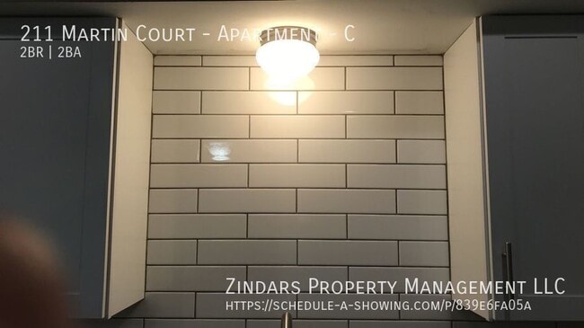 Foto del edificio - 211 Martin Ct