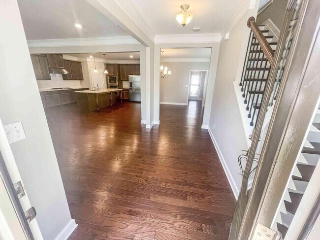 Building Photo - 41 Hedges St SE