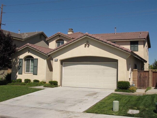 Foto del edificio - Four Bedroom Three Bathroom Home in Murrieta!