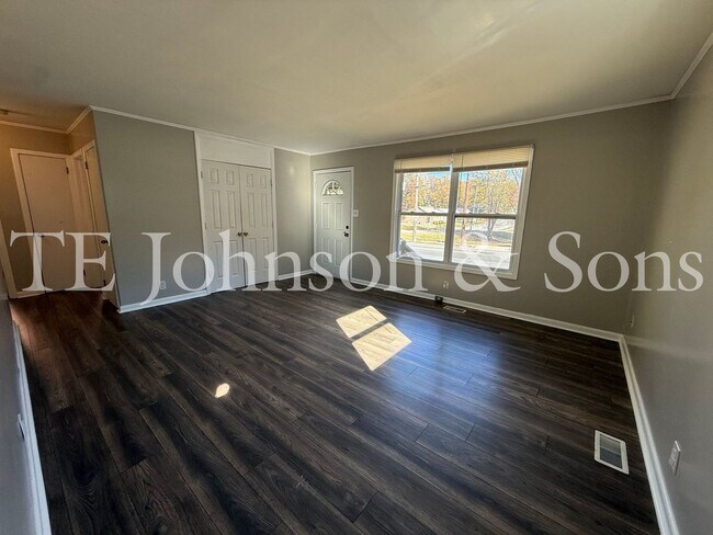 Foto del edificio - Cozy Greensboro Home with Modern Comforts