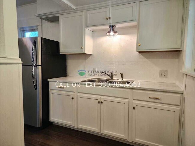 Foto del edificio - 2823 Columbus Rd NE