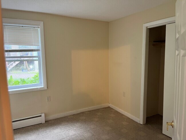 Foto del edificio - 297 W Thames St