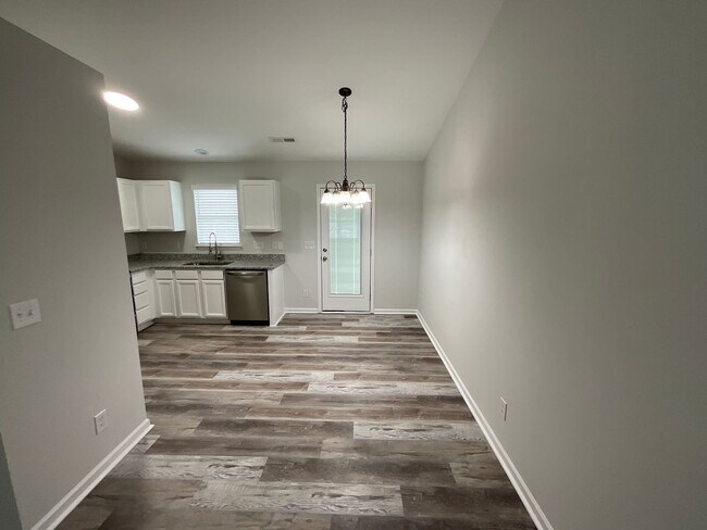 Building Photo - 3020 Quail Oak Dr