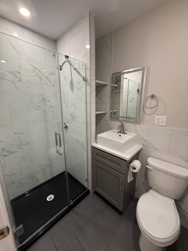 Building Photo - 1714 Washington St