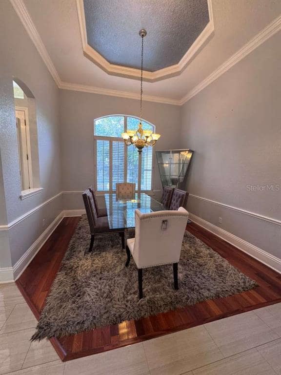 Building Photo - 7600 Debeaubien Dr