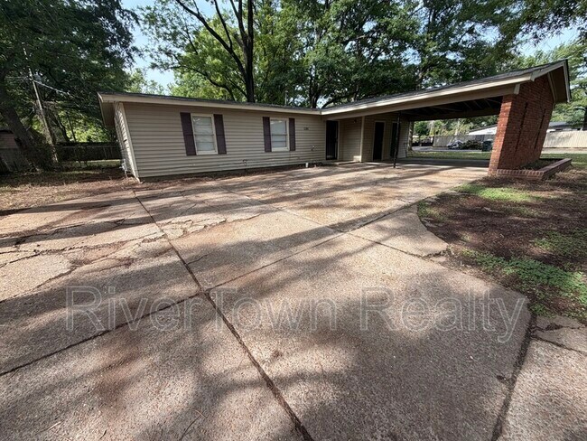 Foto del edificio - 4825 Bridgedale Ave