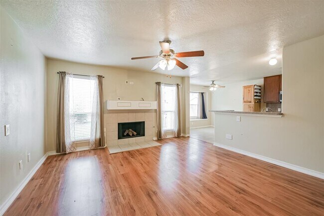 Foto del edificio - 13723 Rural Oak St