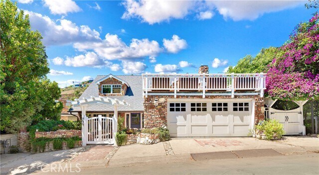 Building Photo - 994 Bluebird Canyon Dr