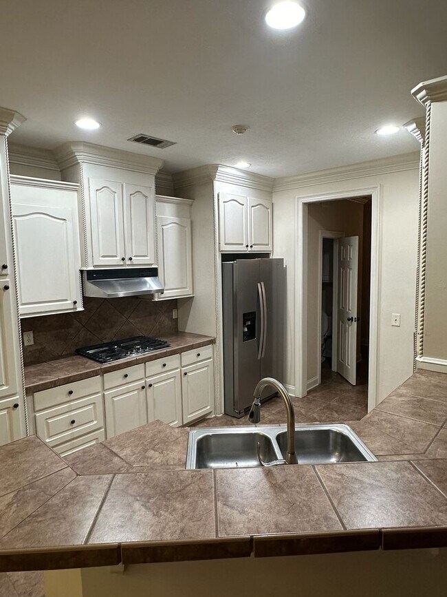 Foto del edificio - MOVE IN SPECIAL!**** 1/2 OF 1ST MONTH RENT...