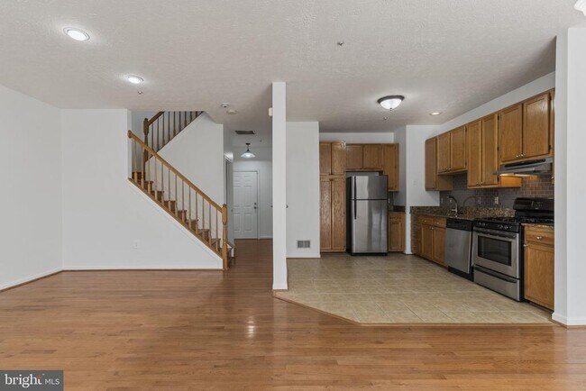 Foto del edificio - 6033 Grenfell Loop